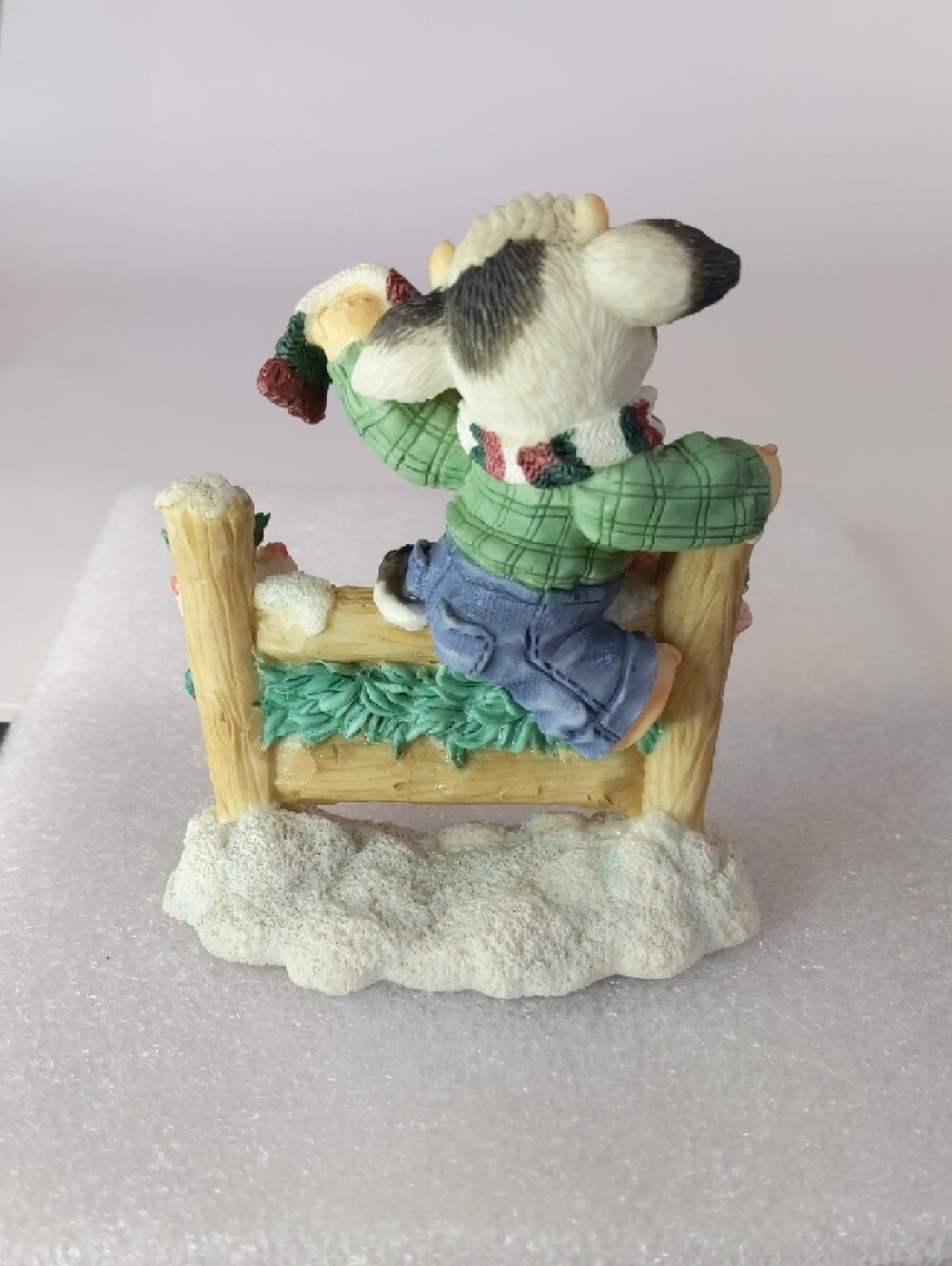 Enesco Mary's Moo Moo's 'Hoof Yourself A Mooey Little Christmas' Figurine - Picture 2 of 8